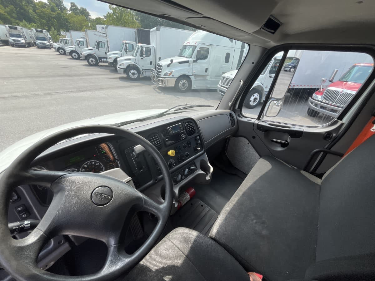 2019 Freightliner M2 106 in Beltsville, MD — photo 7