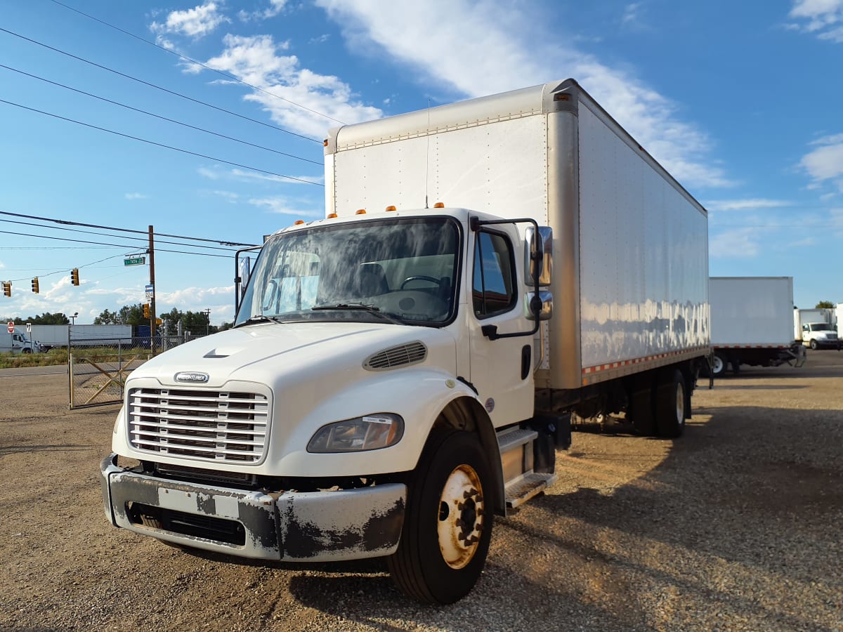 2019 Freightliner/Mercedes M2 106 820927