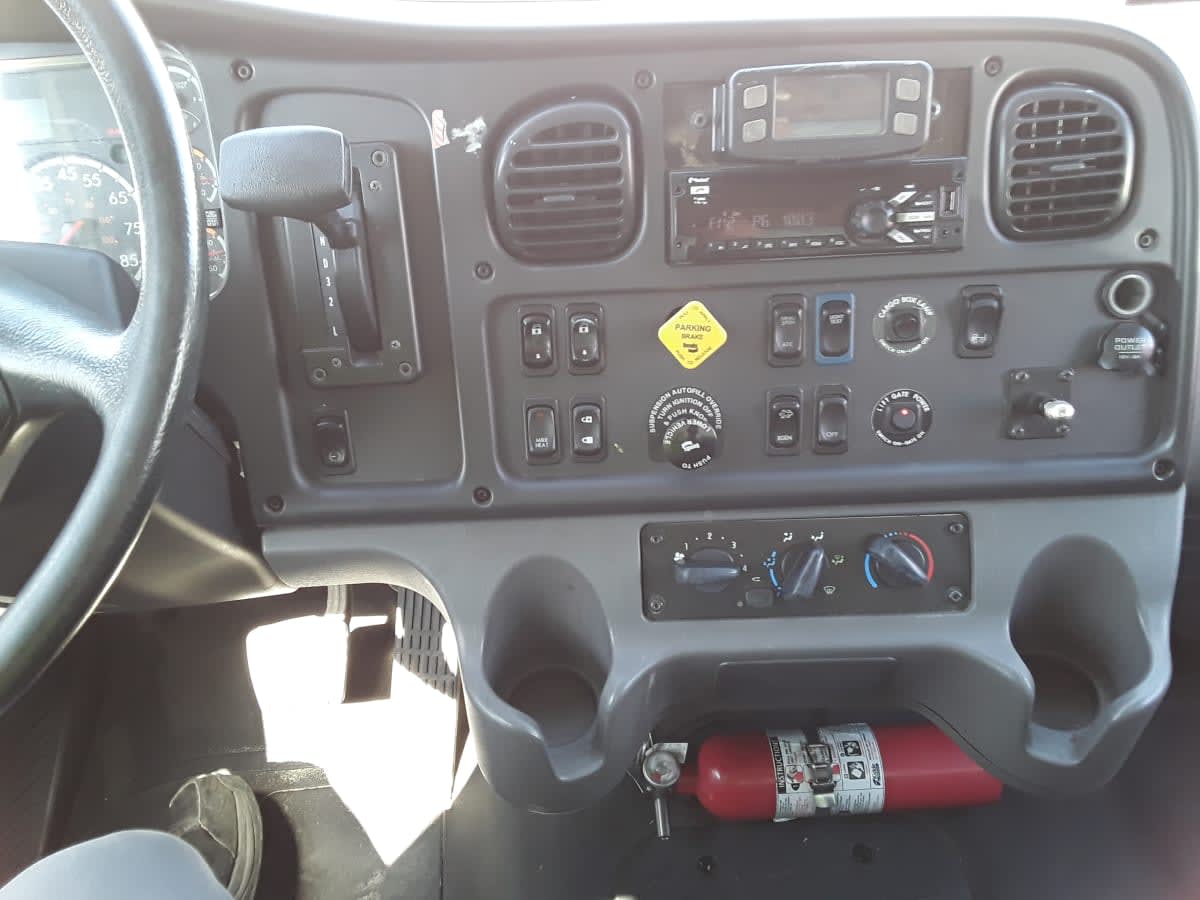 2019 Freightliner M2 106 820977