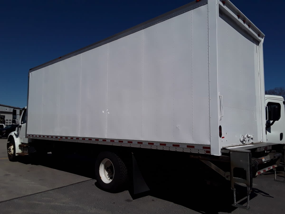2019 Freightliner M2 106 820977