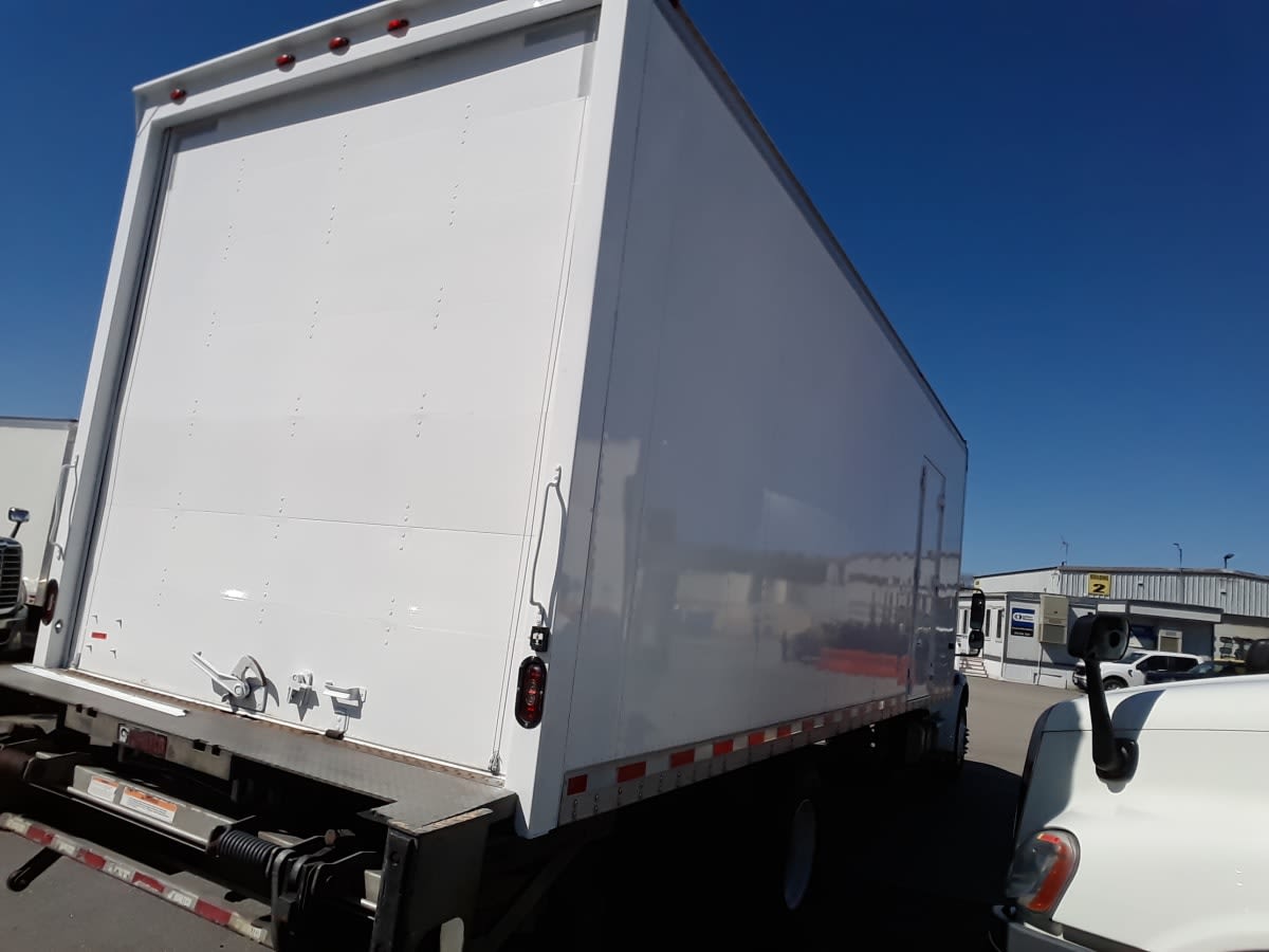 2019 Freightliner M2 106 820977