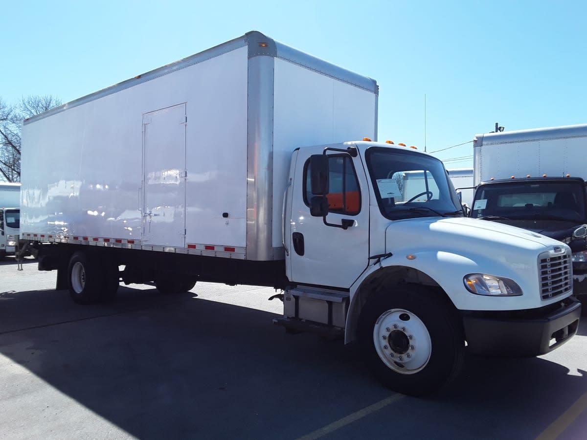 2019 Freightliner M2 106 820977