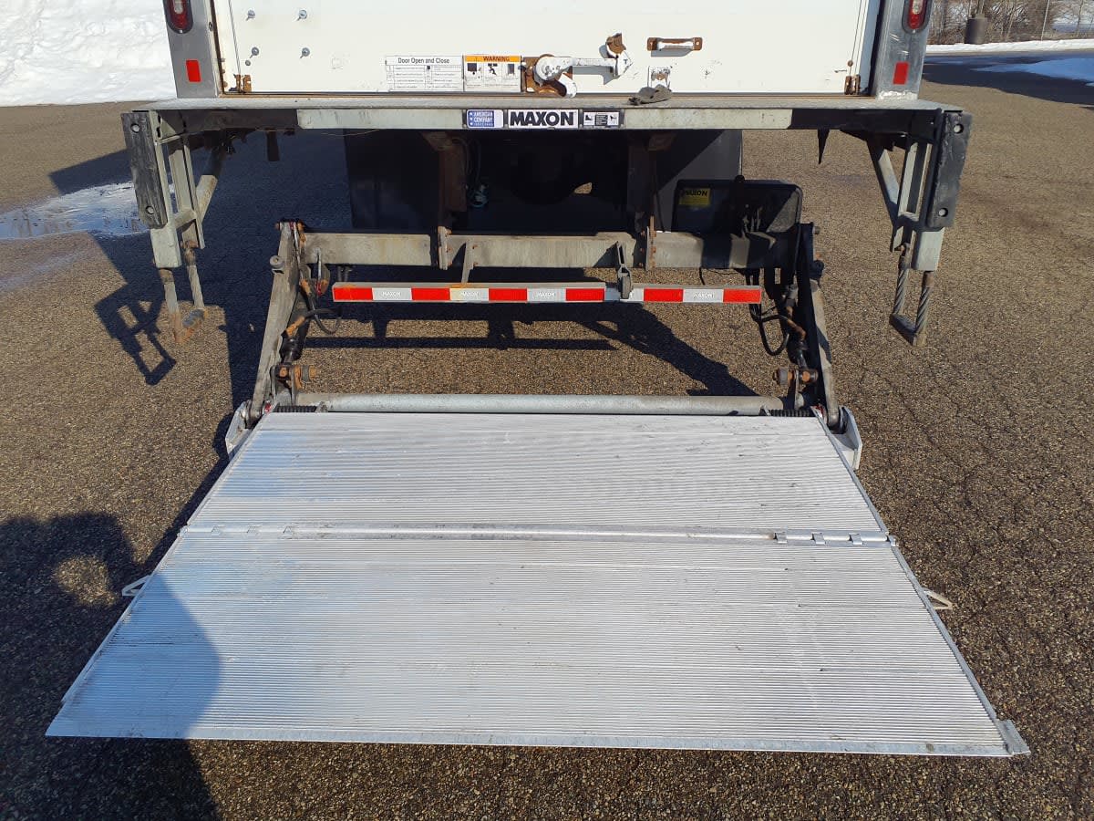 2019 Freightliner/Mercedes M2 106 821039