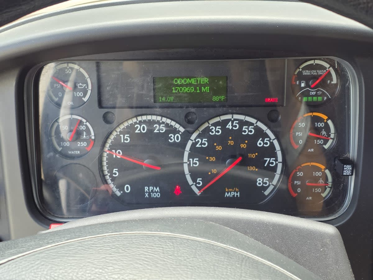 2019 Freightliner M2 106 821045