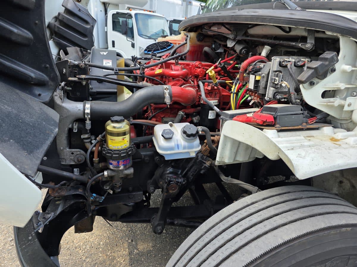 2019 Freightliner M2 106 821045