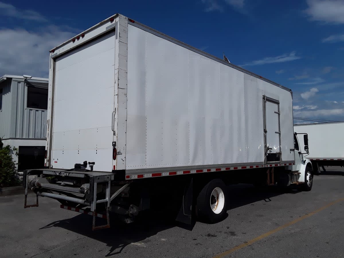 2019 Freightliner M2 106 821119