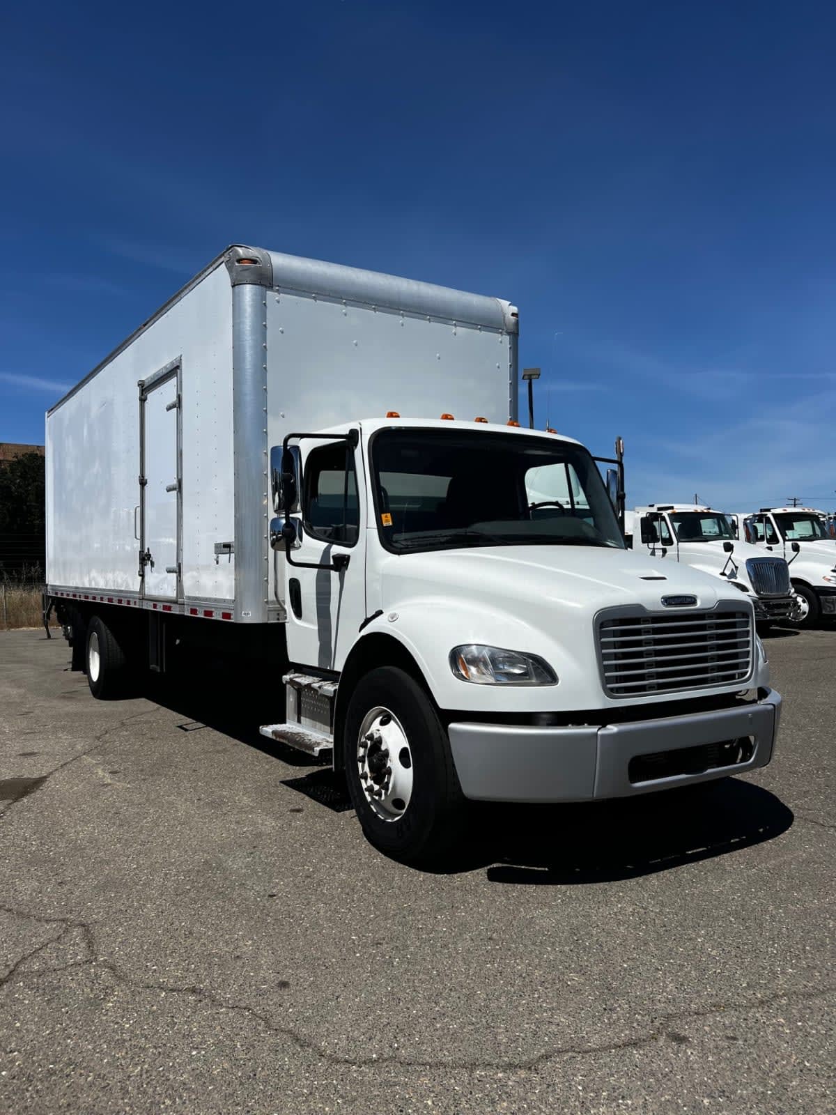 2019 Freightliner M2 106 821123