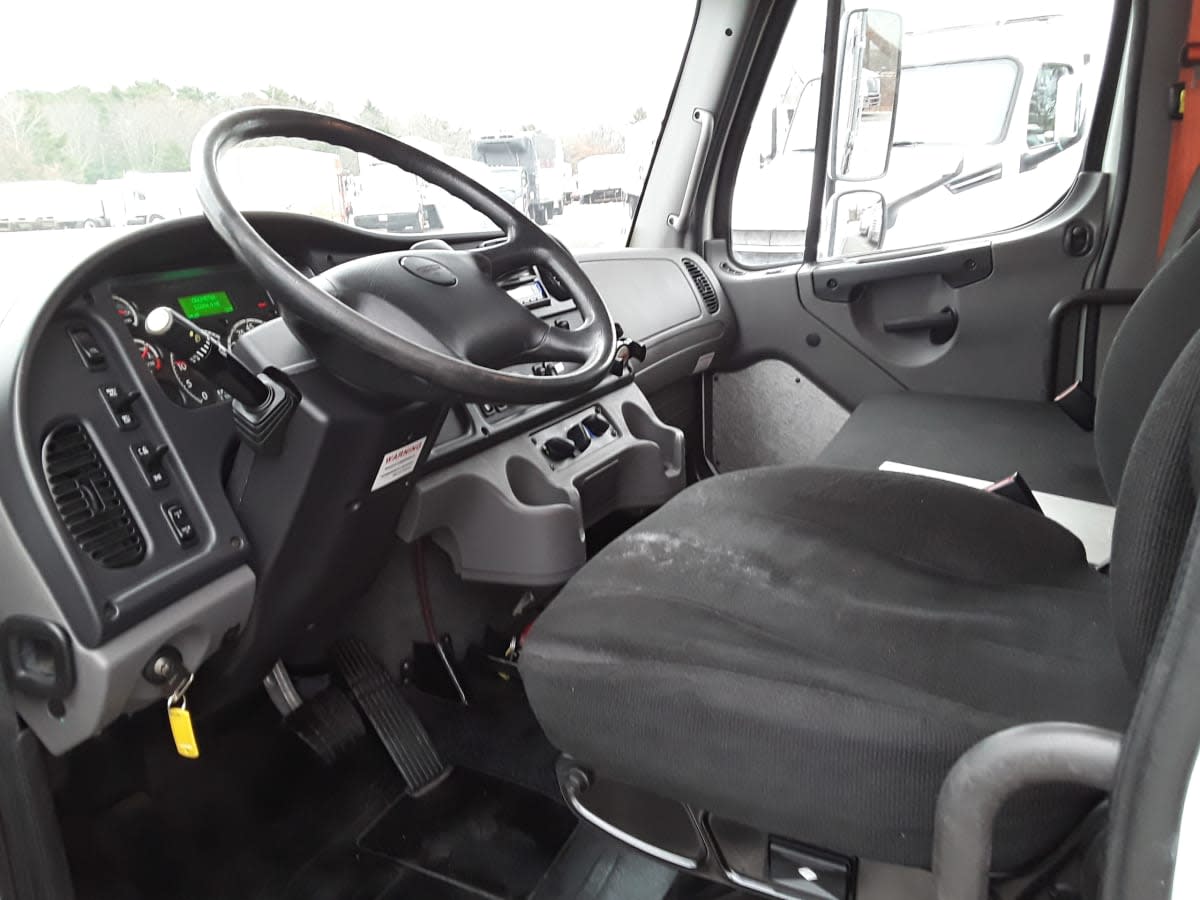2019 Freightliner/Mercedes M2 106 821124