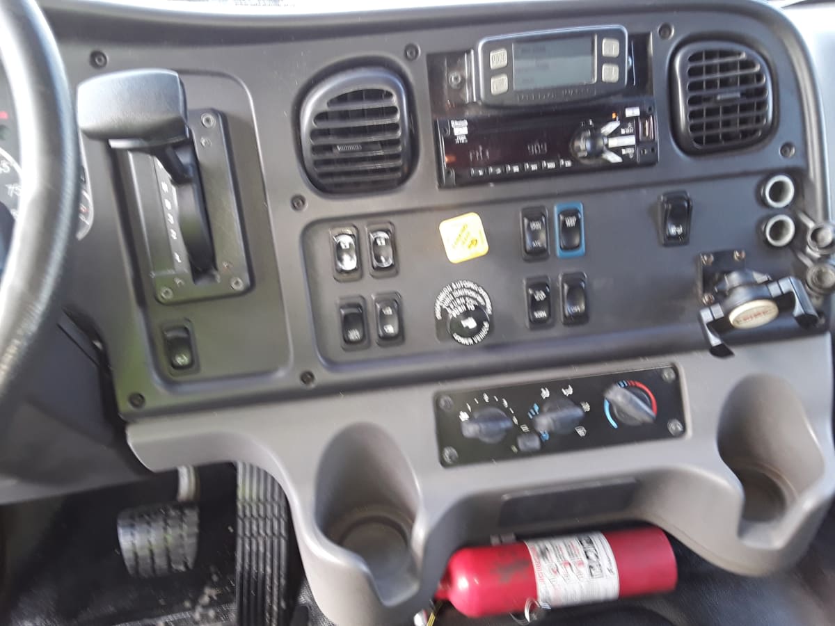 2019 Freightliner/Mercedes M2 106 821164 2019 Freightliner/Mercedes M2 106 821164