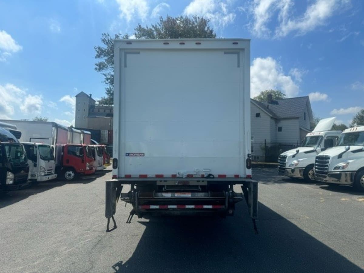 2019 Freightliner M2 106 821210