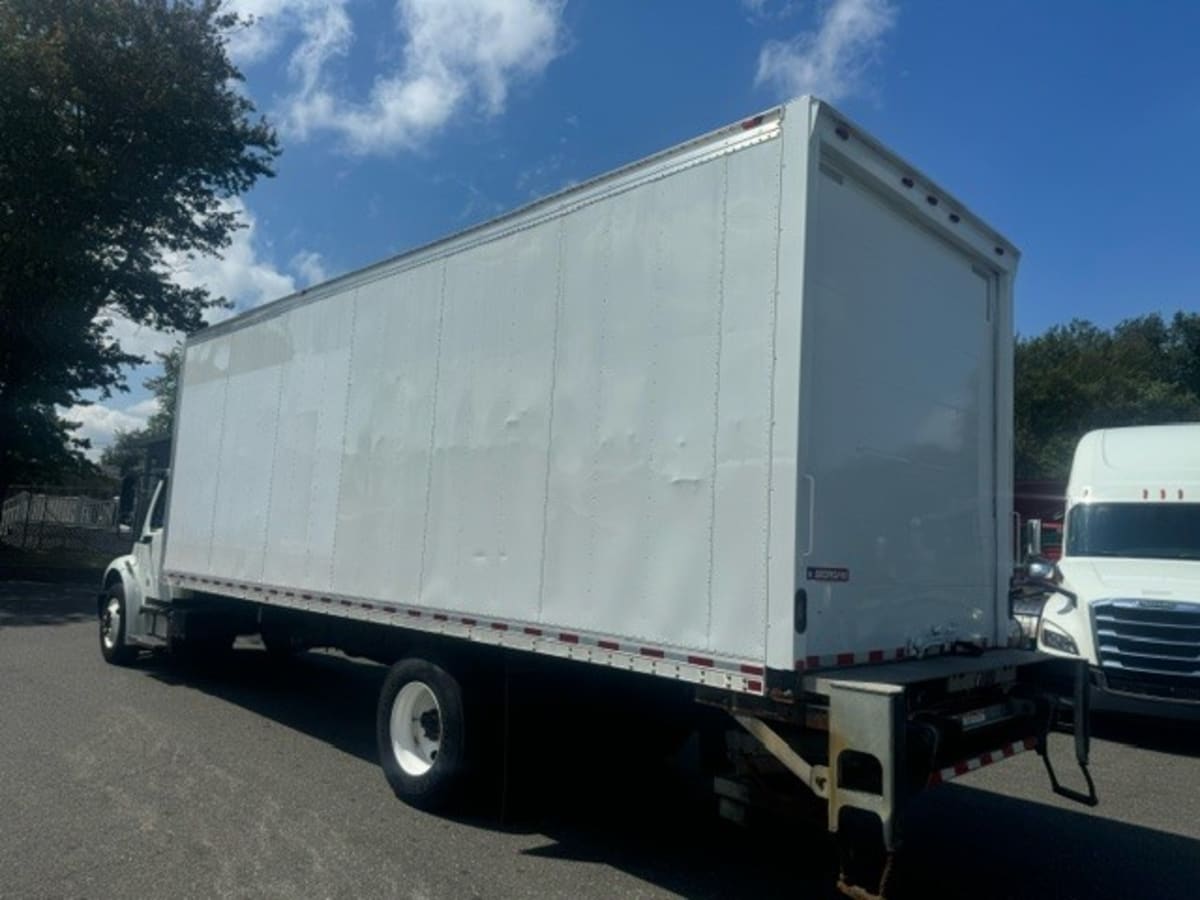 2019 Freightliner M2 106 821210