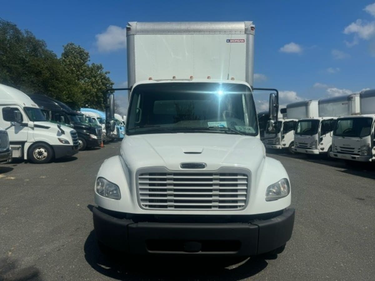 2019 Freightliner M2 106 821210