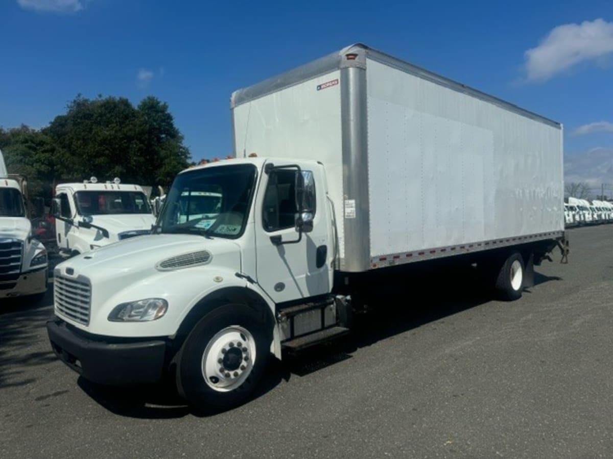 2019 Freightliner M2 106 821210