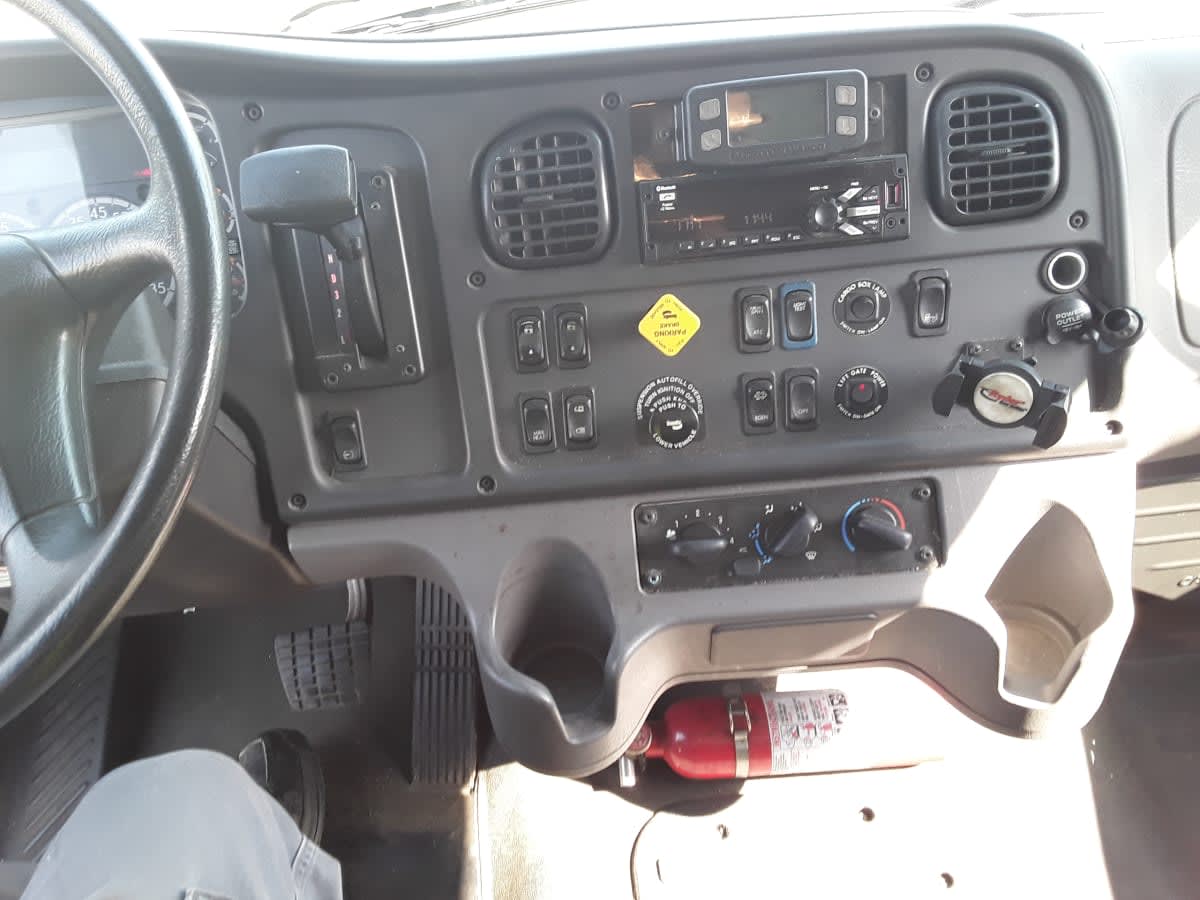2019 Freightliner/Mercedes M2 106 821212