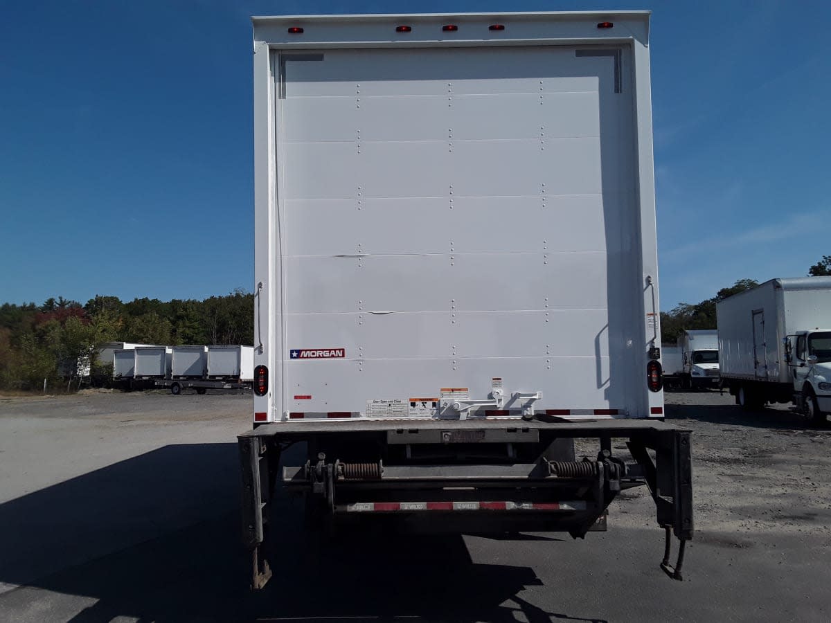 2019 Freightliner/Mercedes M2 106 821212