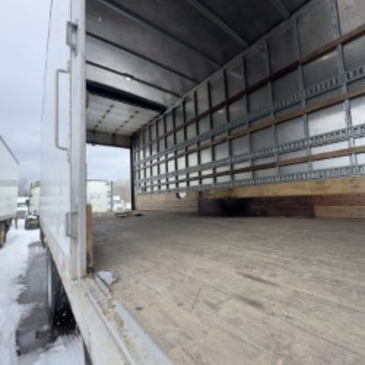 2019 Freightliner/Mercedes M2 106 821215