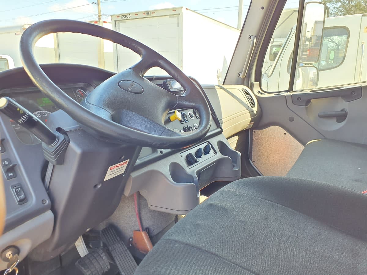 2019 Freightliner/Mercedes M2 106 821238