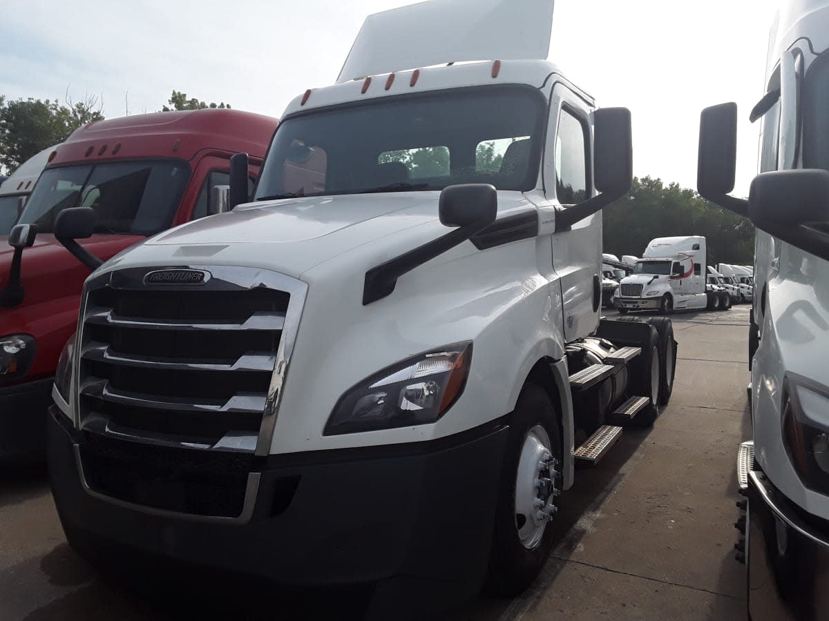2018 Freightliner NEW CASCADIA PX12664 821245
