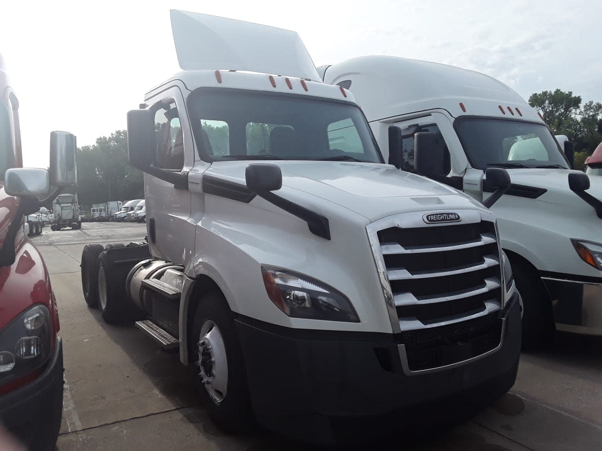2018 Freightliner NEW CASCADIA PX12664 821245