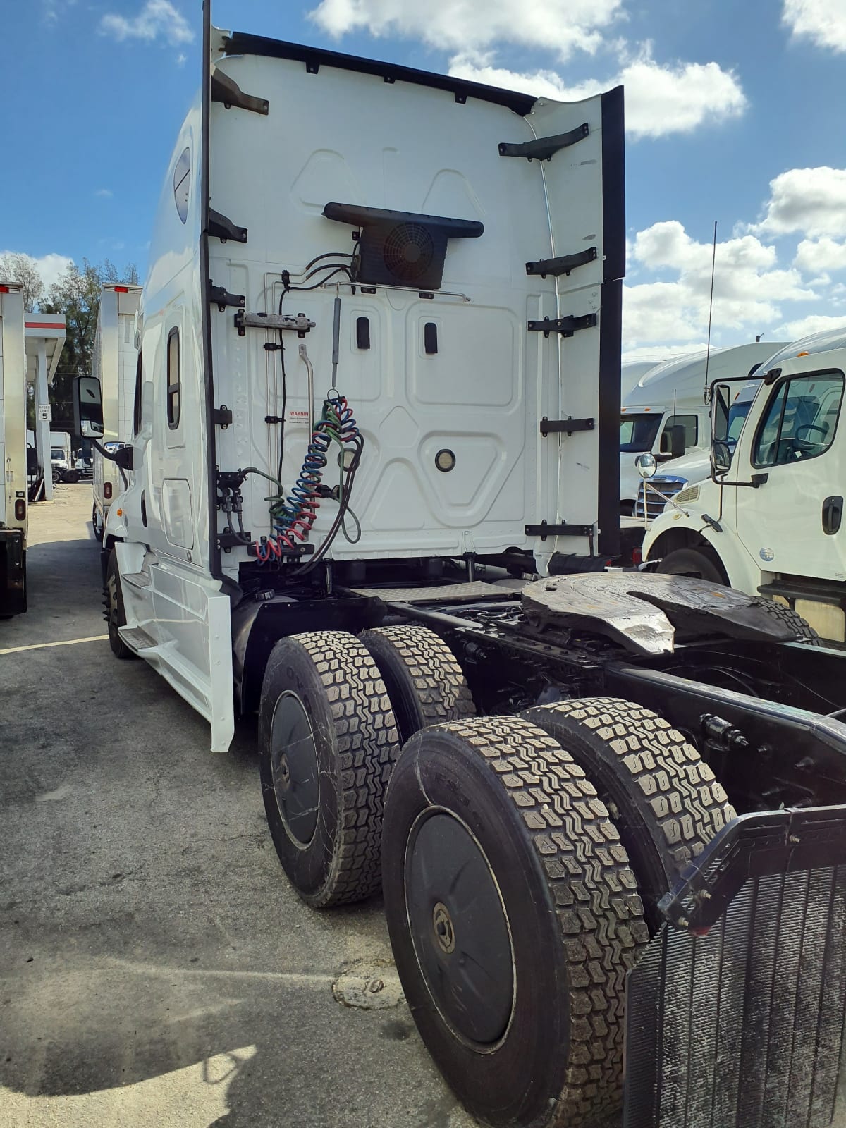 2019 Freightliner/Mercedes CASCADIA 125 821250