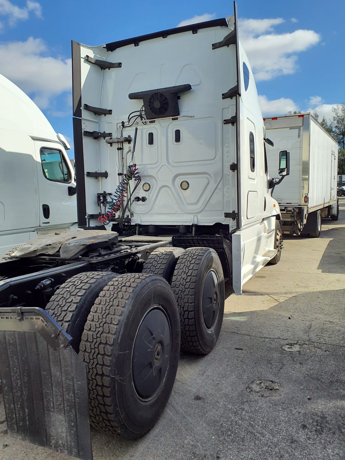 2019 Freightliner/Mercedes CASCADIA 125 821250