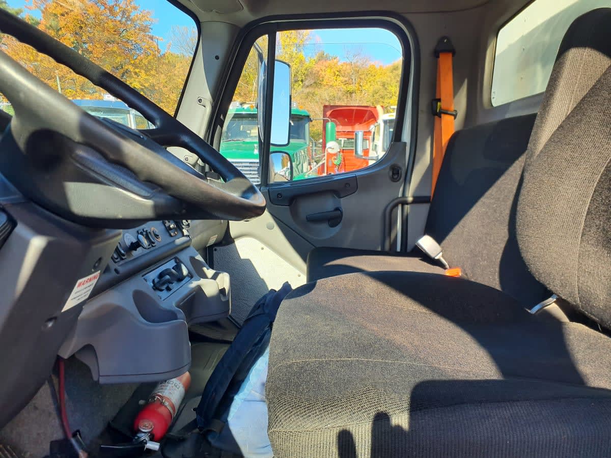 2019 Freightliner/Mercedes M2 106 821274