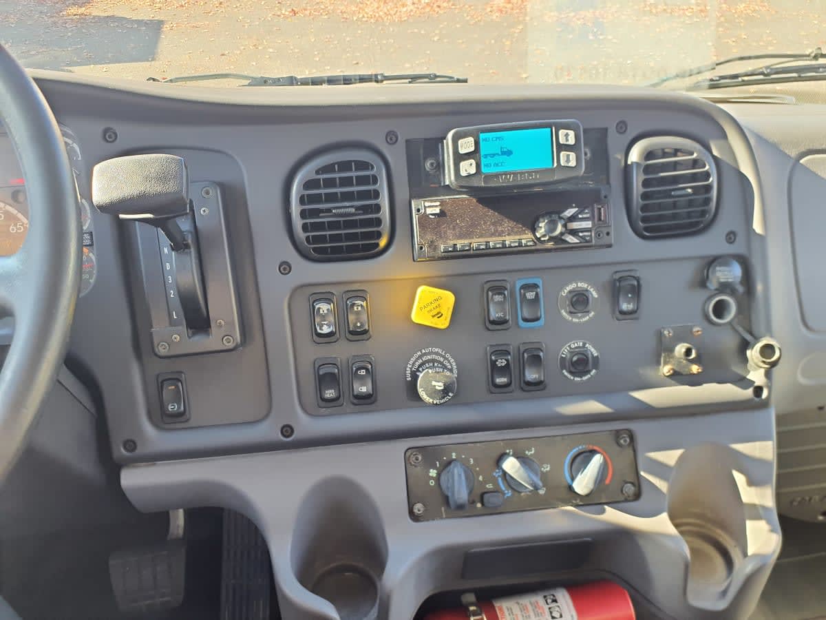 2019 Freightliner/Mercedes M2 106 821274