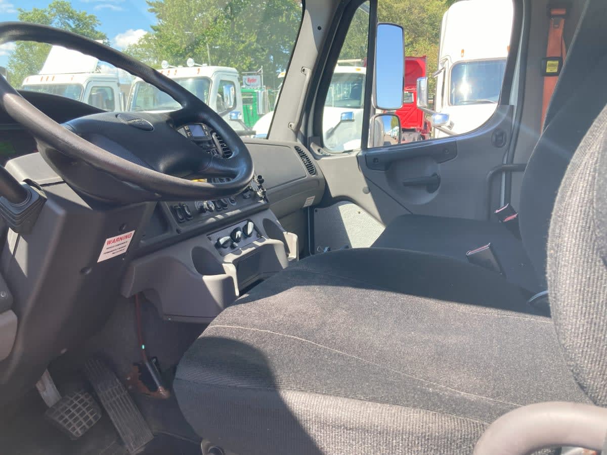 2019 Freightliner M2 106 821278
