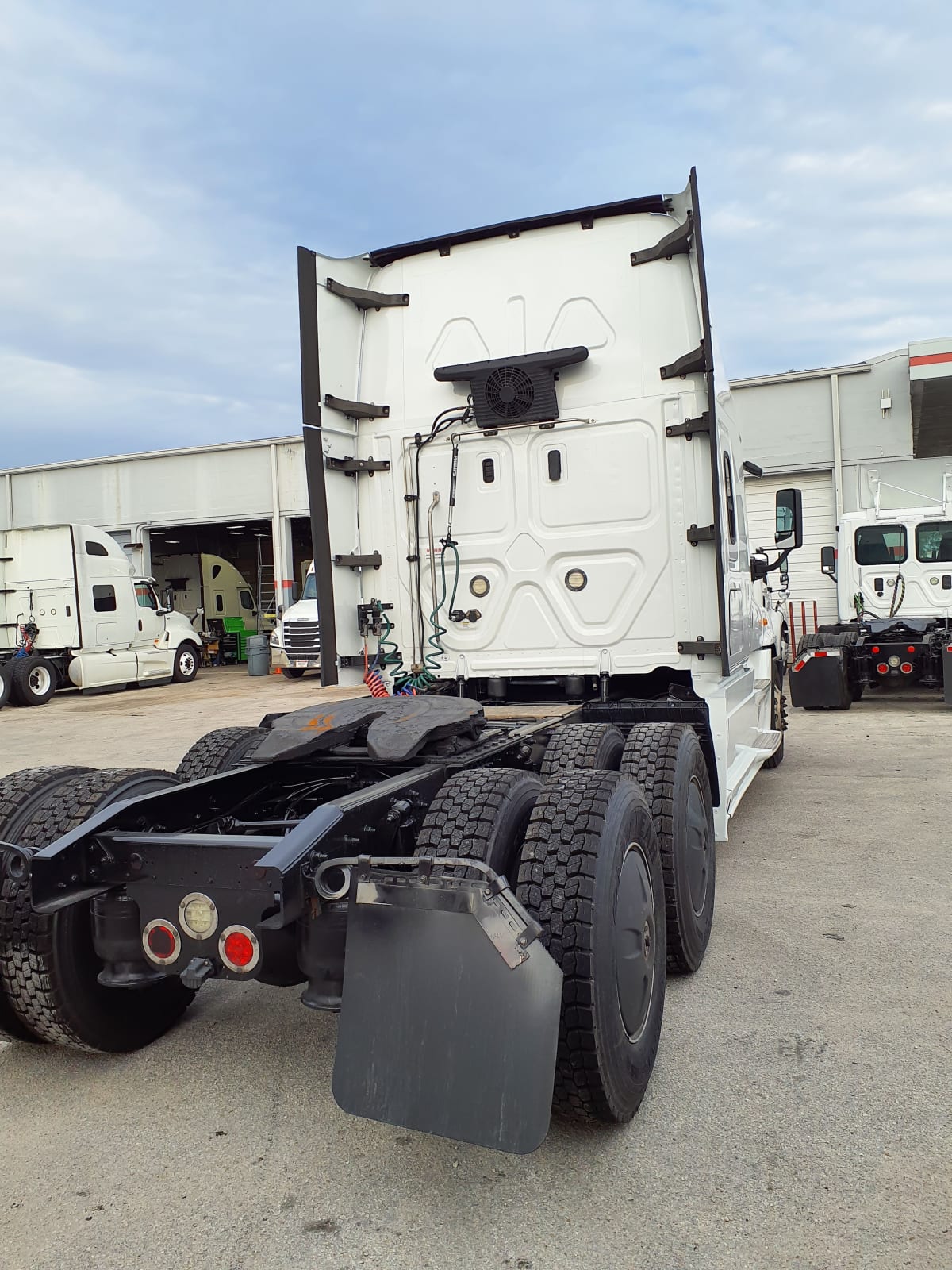 2019 Freightliner/Mercedes CASCADIA 125 821306