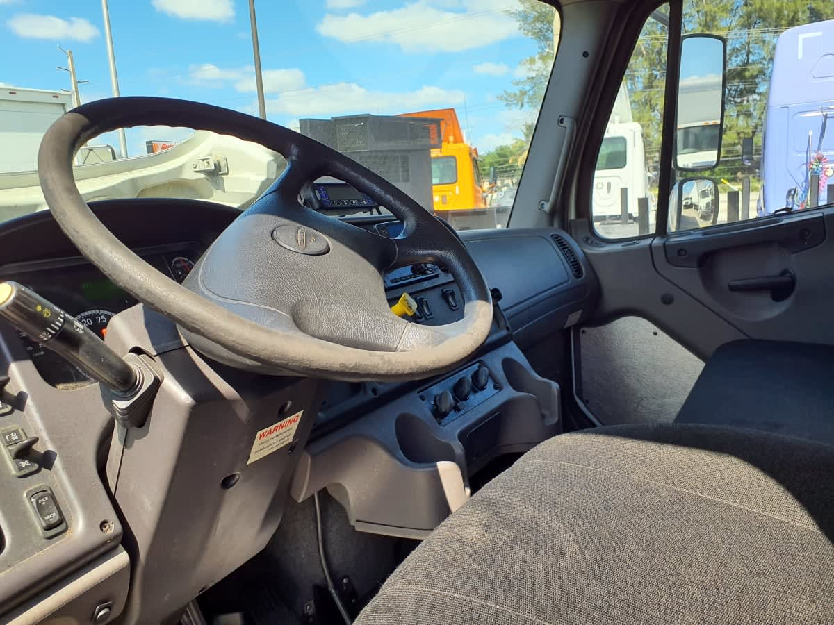 2019 Freightliner/Mercedes M2 106 821321