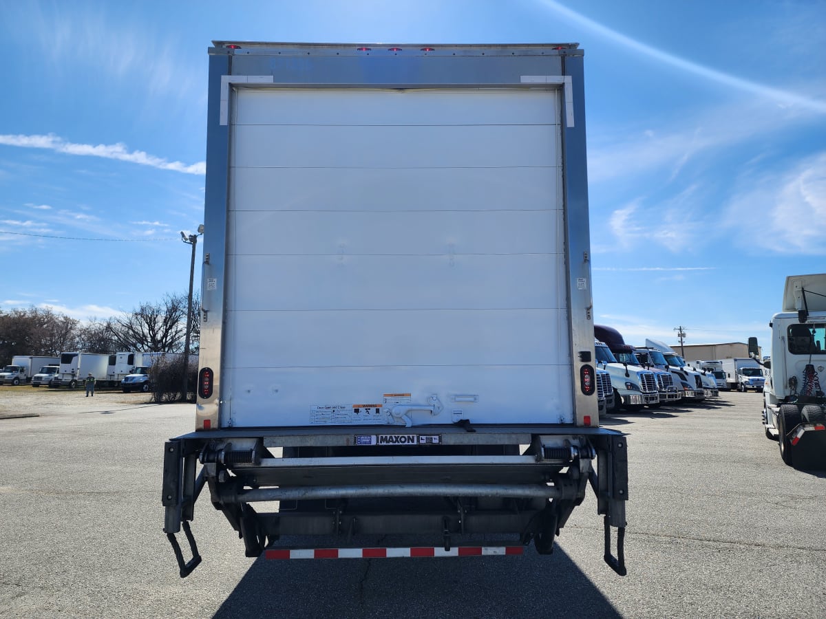 2019 Freightliner/Mercedes M2 106 821325