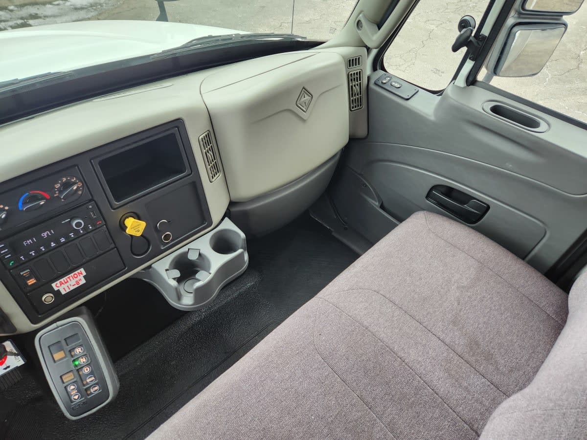 2019 Navistar International 4300 821421