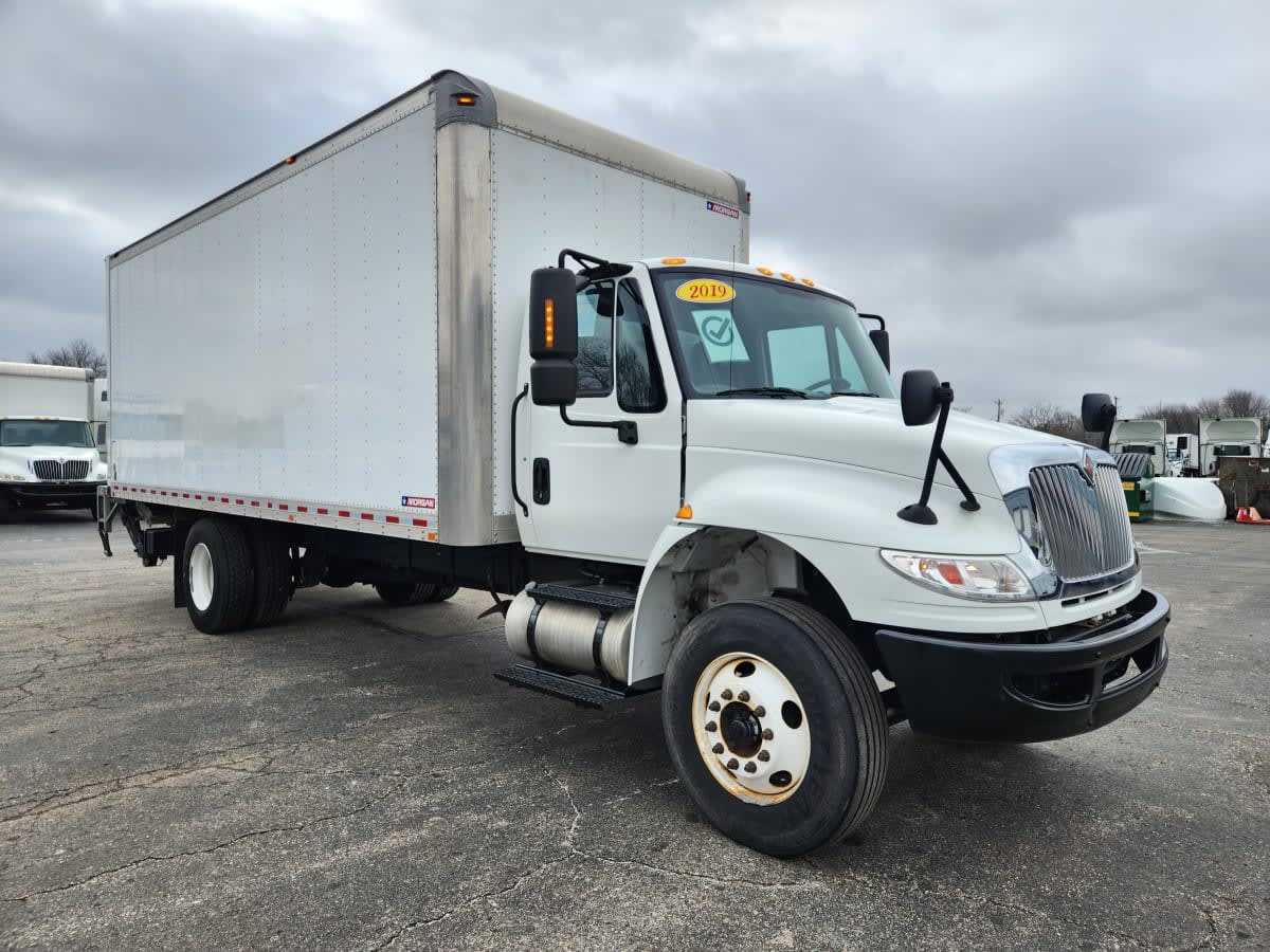 2019 Navistar International 4300 821421