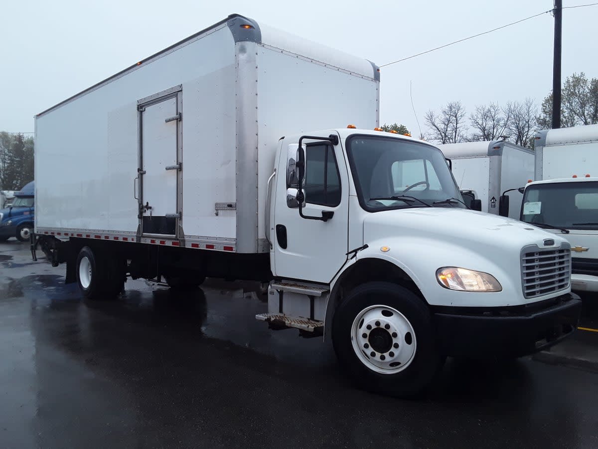 2018 Freightliner M2 106 821429