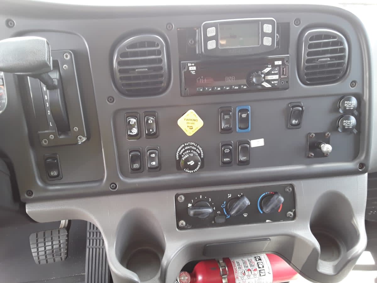 2018 Freightliner M2 106 821441