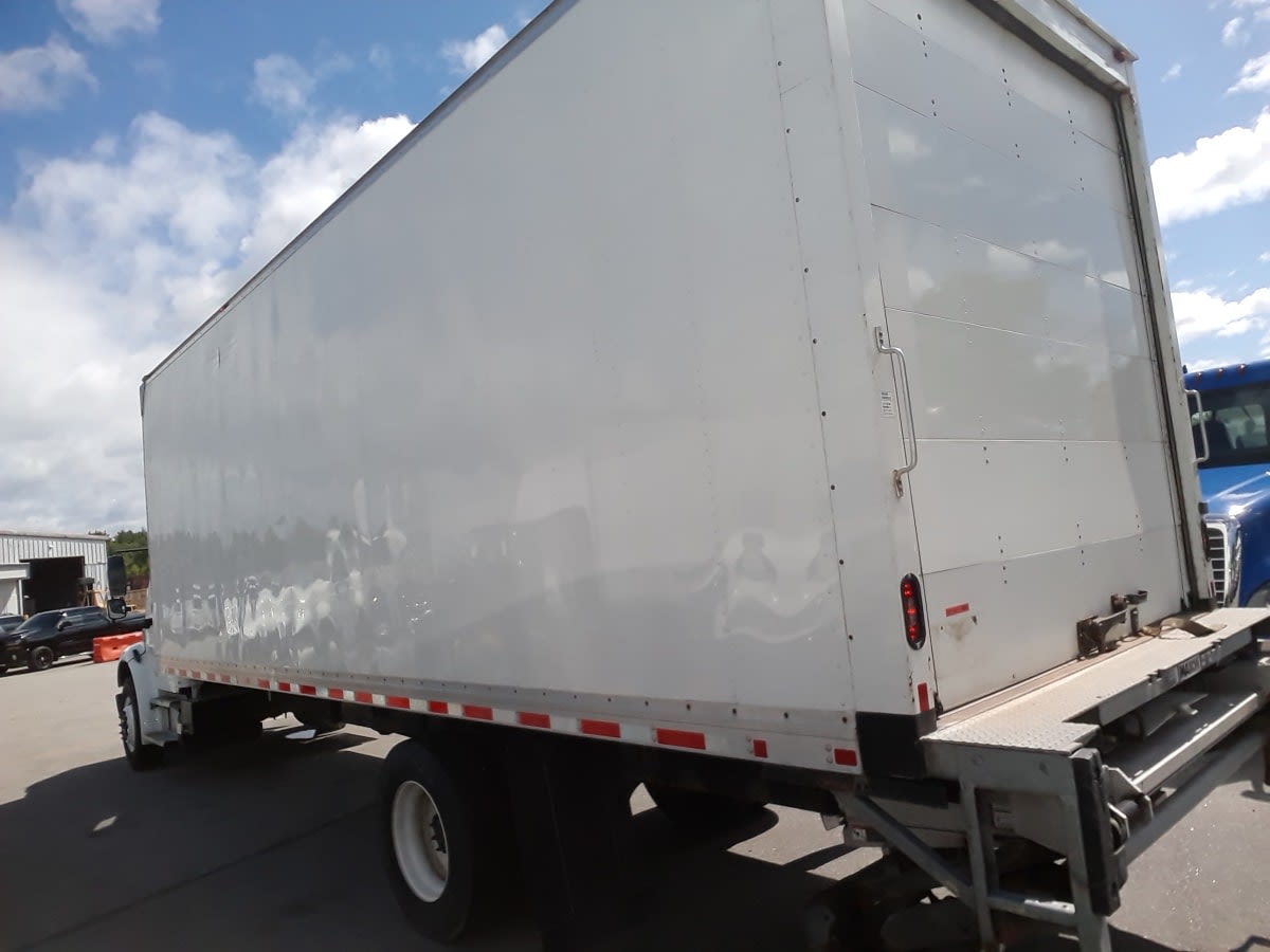 2018 Freightliner M2 106 821441