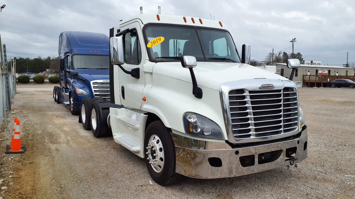 2019 Freightliner/Mercedes CASCADIA 125 821559