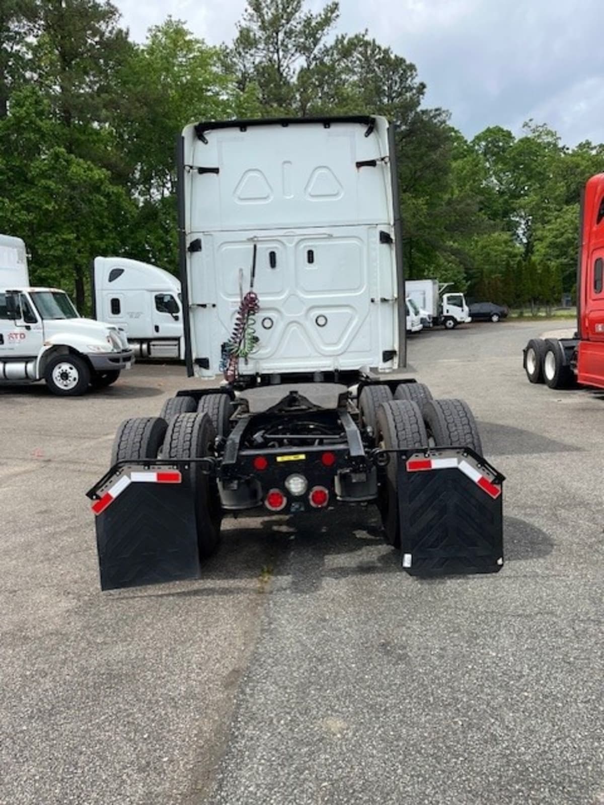 2019 Freightliner/Mercedes CASCADIA 125 821561