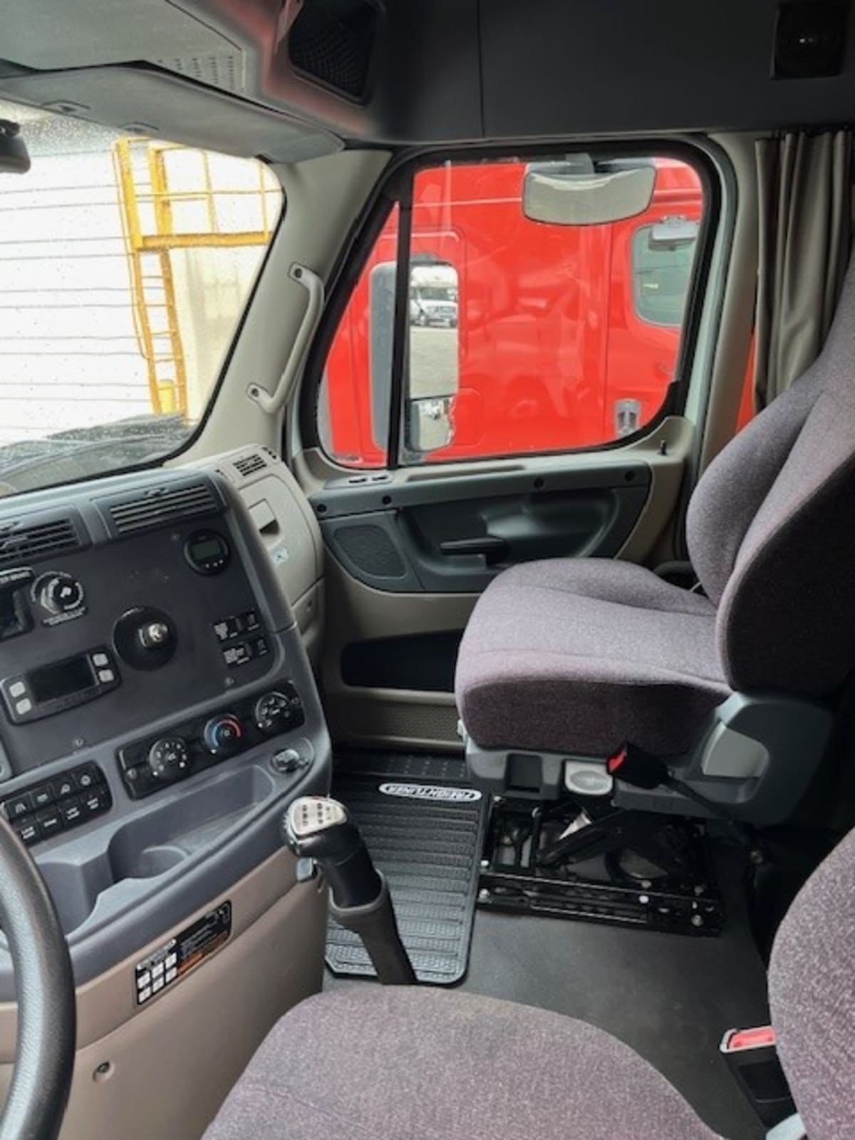 2019 Freightliner/Mercedes CASCADIA 125 821561