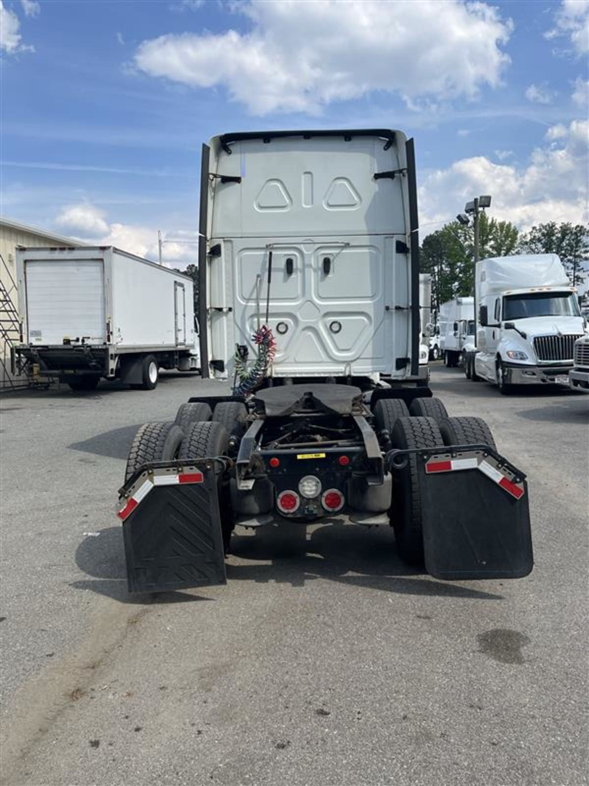 2019 Freightliner/Mercedes CASCADIA 125 821576