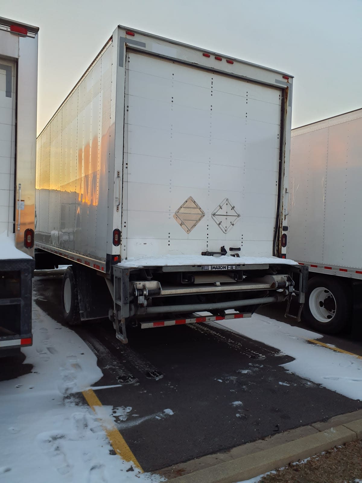 2019 Freightliner/Mercedes M2 106 821589