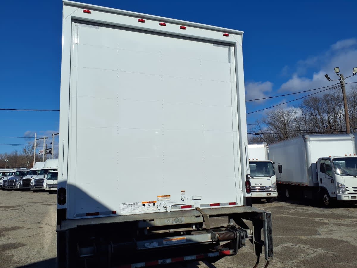 2019 Freightliner/Mercedes M2 106 821678