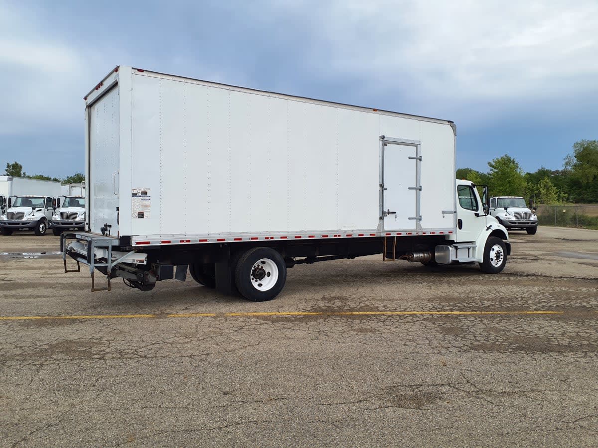 2019 Freightliner M2 106 821747