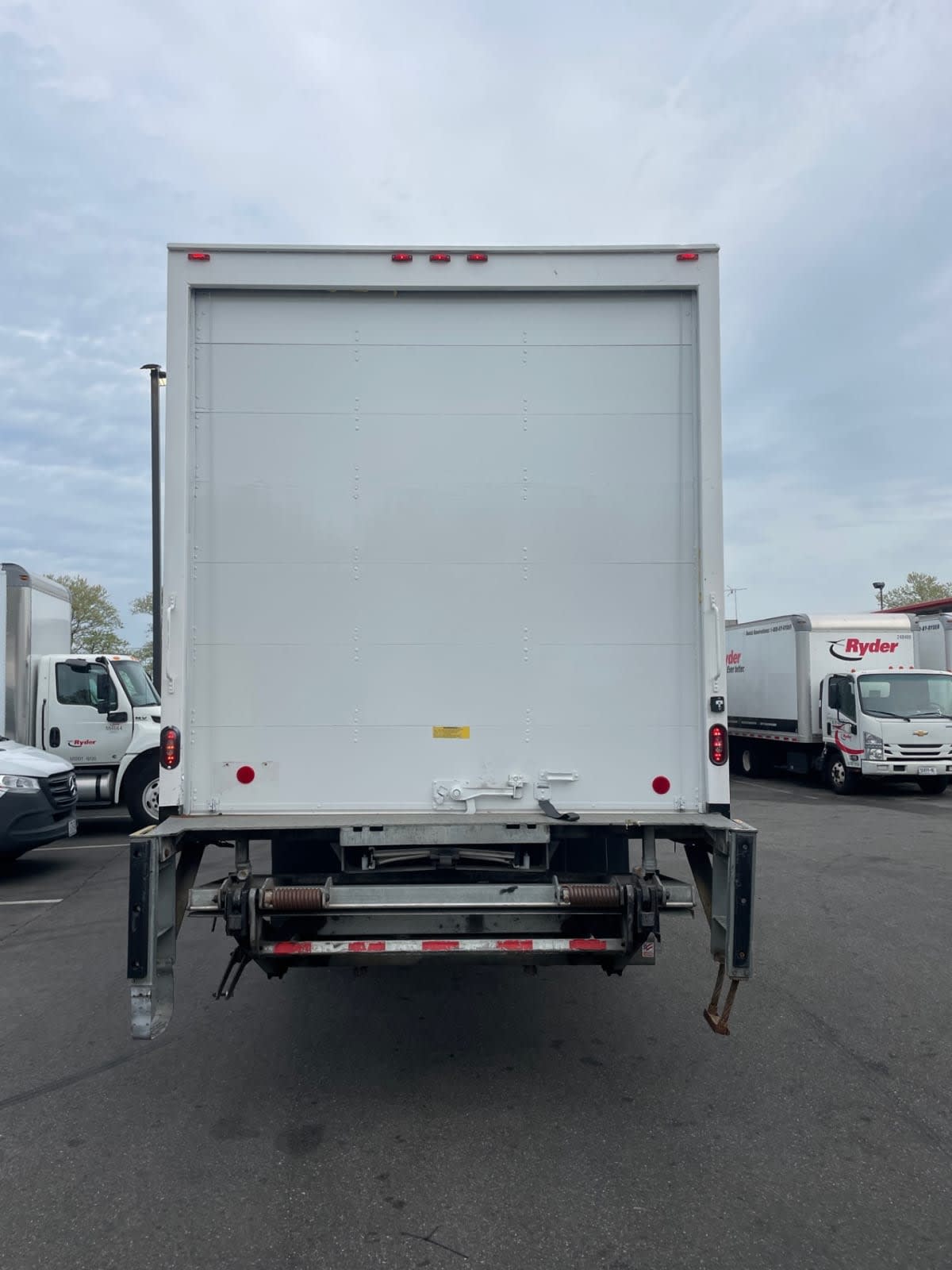 2018 Freightliner M2 106 821799