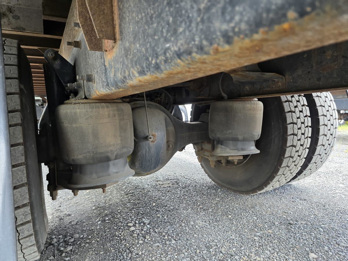 2018 Freightliner M2 106 821827