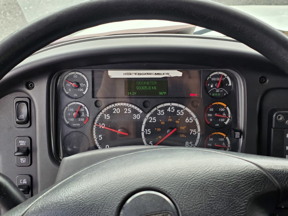 2018 Freightliner M2 106 821827