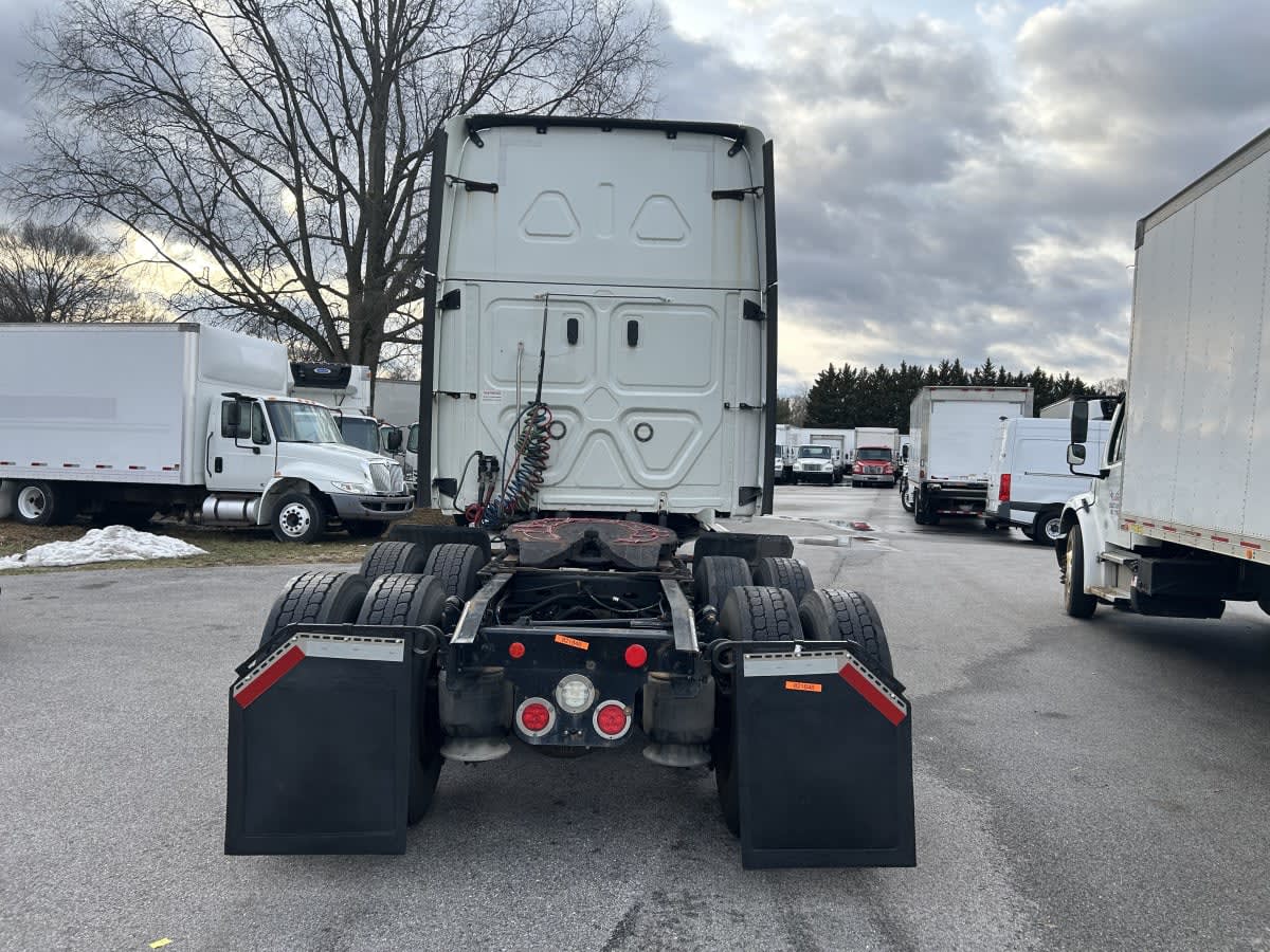 2019 Freightliner - image 5