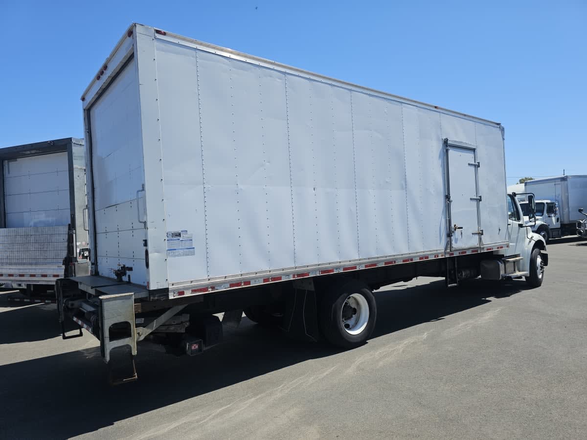 2018 Freightliner M2 106 822030