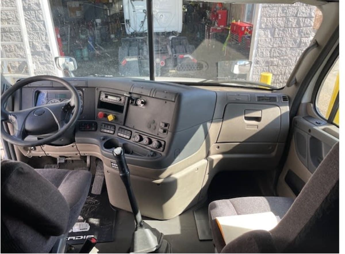 2019 Freightliner - image 8