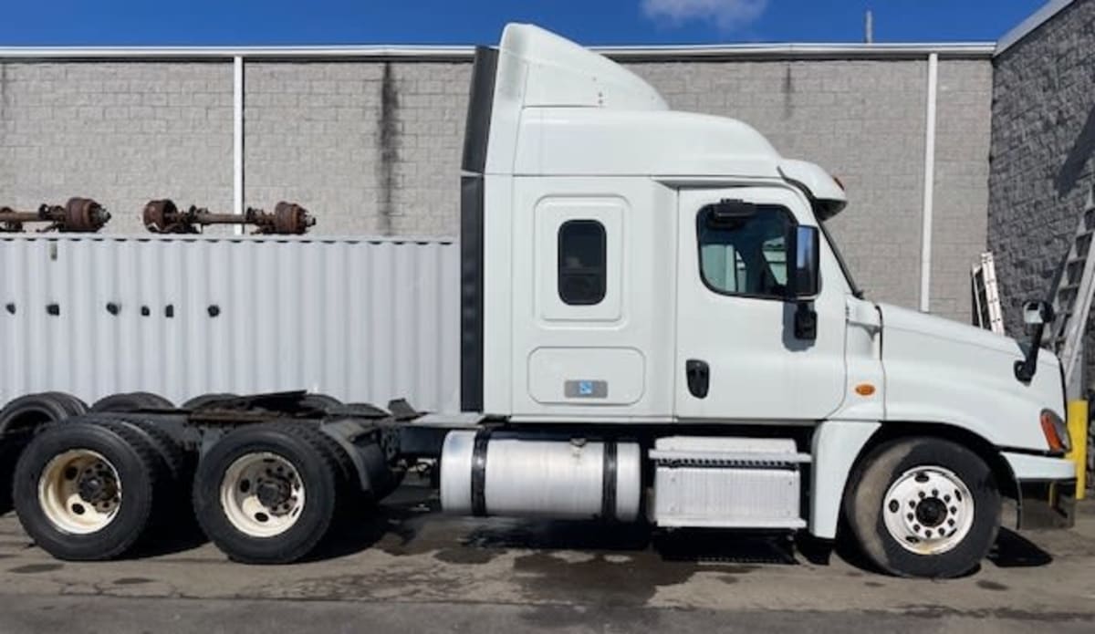 2019 Freightliner - image 9